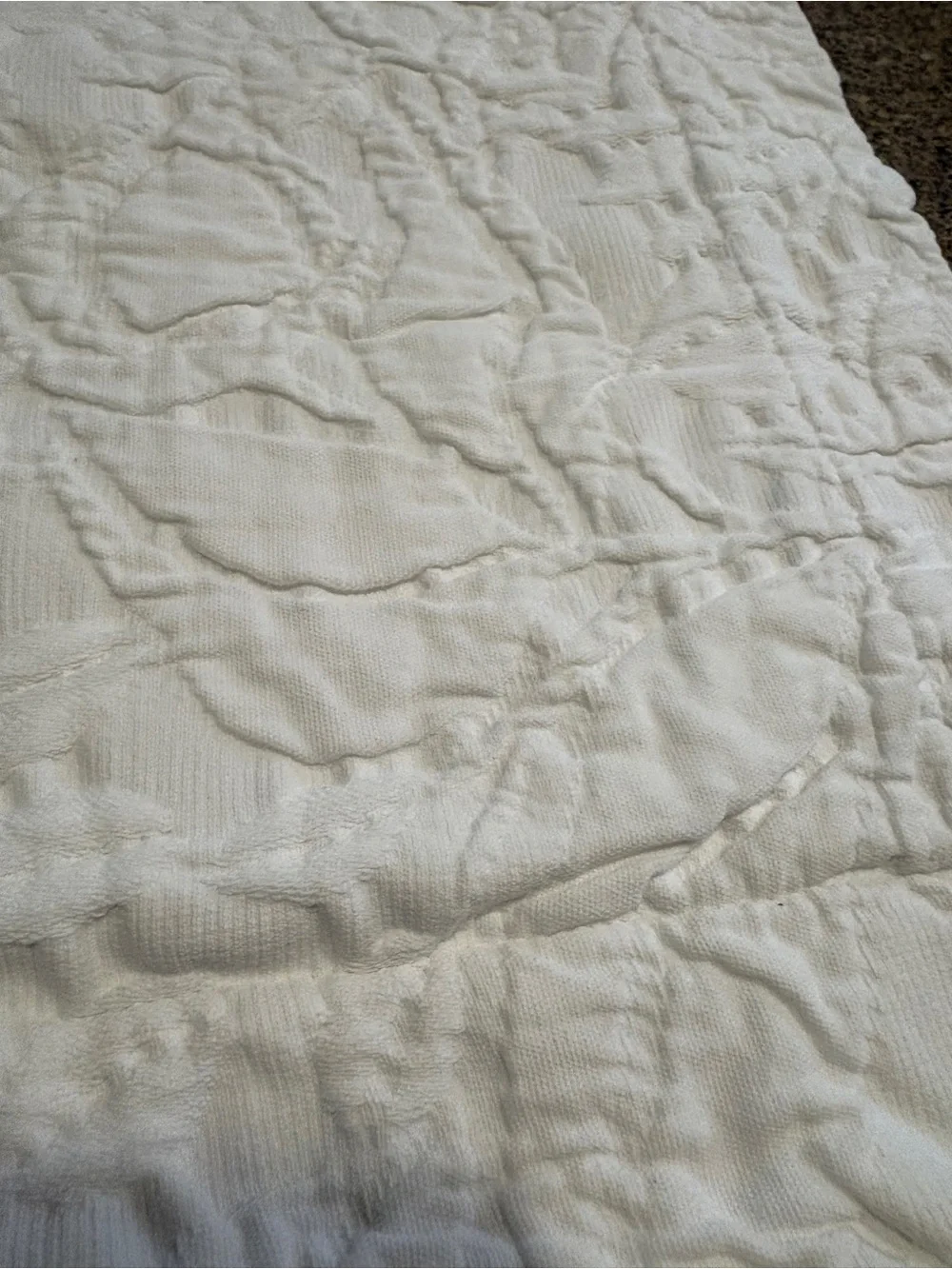 White Pottery Barn Queen Duvet, 2 Shams + Euro Sham. Beautiful!